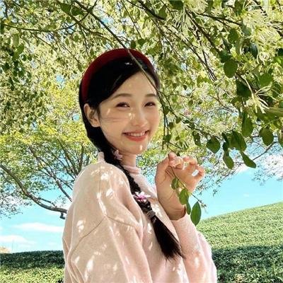 时装周T台直击：某天后之女晒豪宅名表，一夜之间最新进展